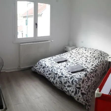 Chambres Dans Quartier Historique בית הארחה *